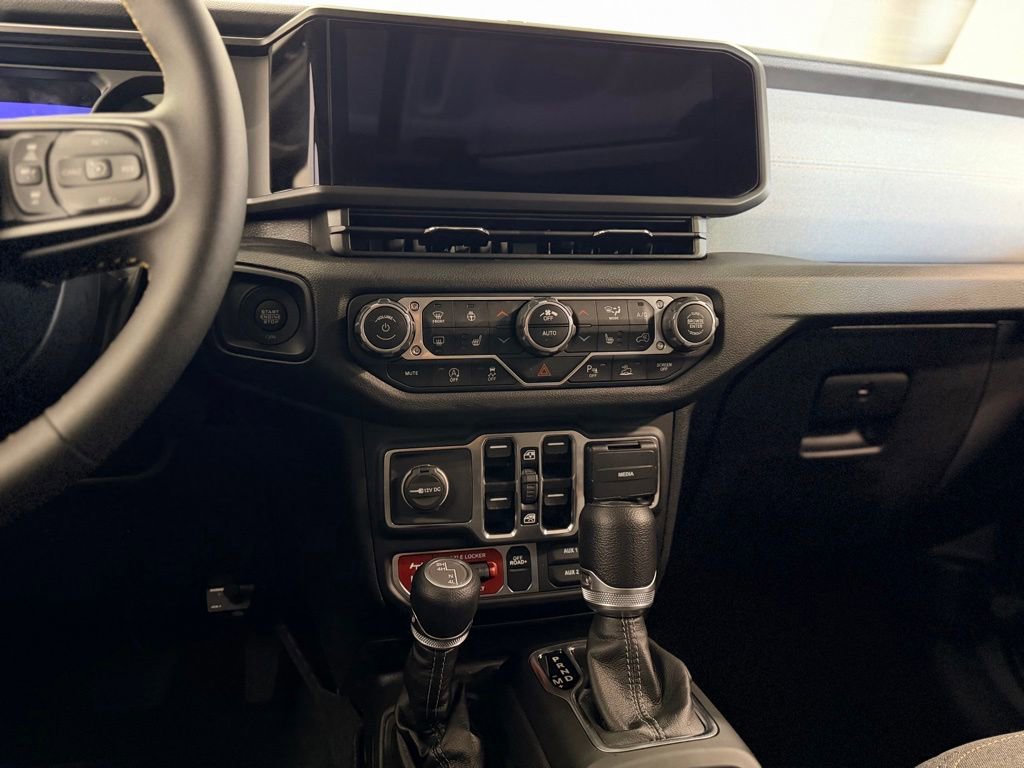 Used 2024 Jeep Wrangler Unlimited Sport AWD/4WD image 14