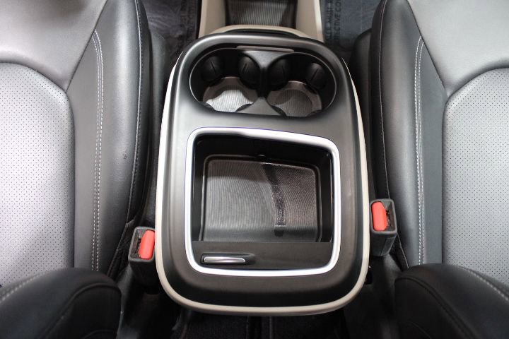 Used 2024 Chrysler Pacifica Touring-L image 33