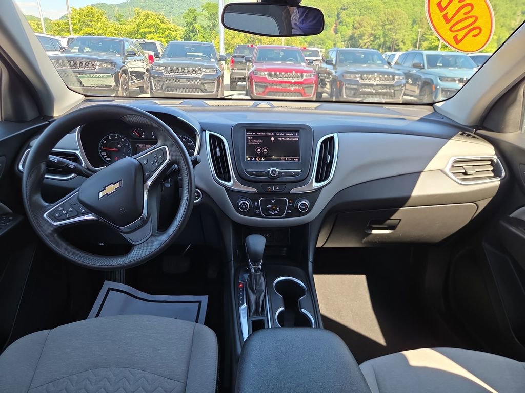 Used 2022 Chevrolet Equinox LS w/ Driver Confidence II Package AWD/4WD image 16