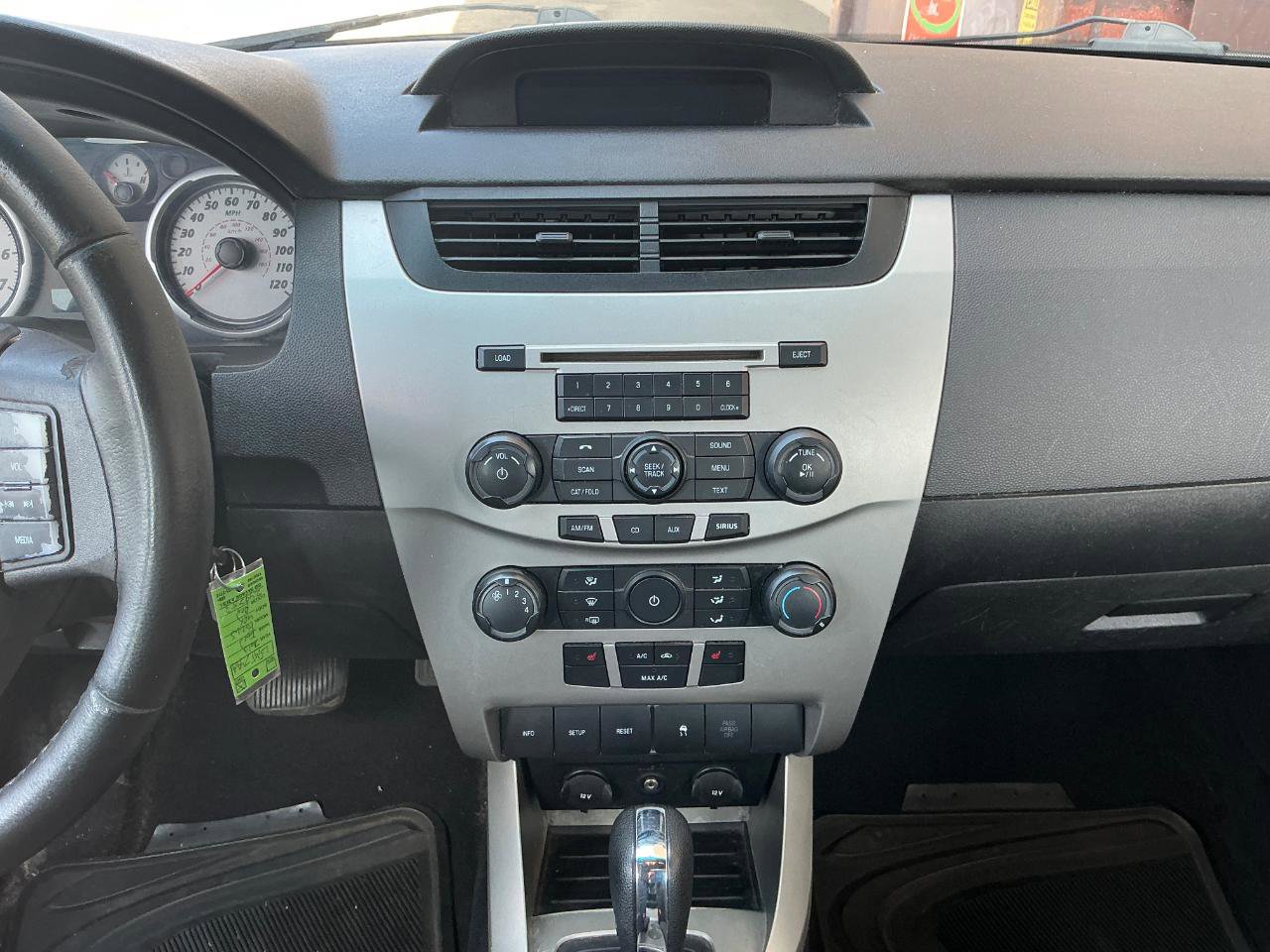 Used 2010 Ford Focus SE image 13