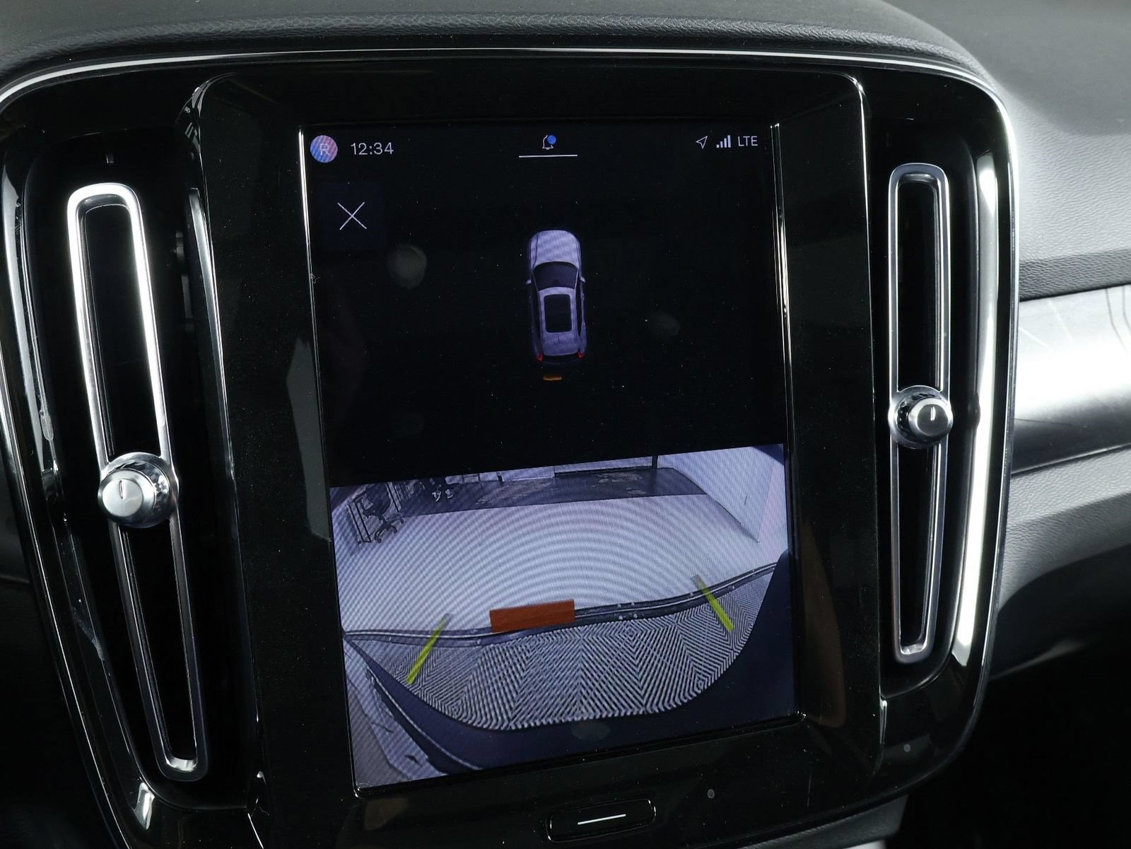 Certified 2023 Volvo XC40 Recharge Ultimate w/ Protection Package Premier AWD/4WD image 13