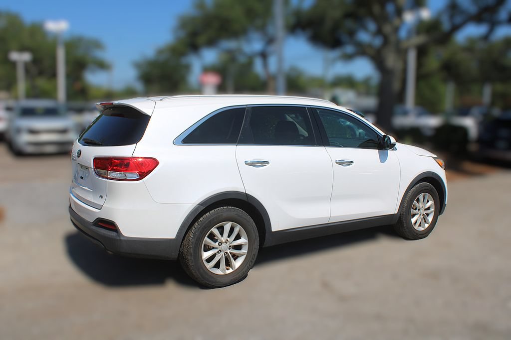 Used 2017 Kia Sorento LX FWD image 6