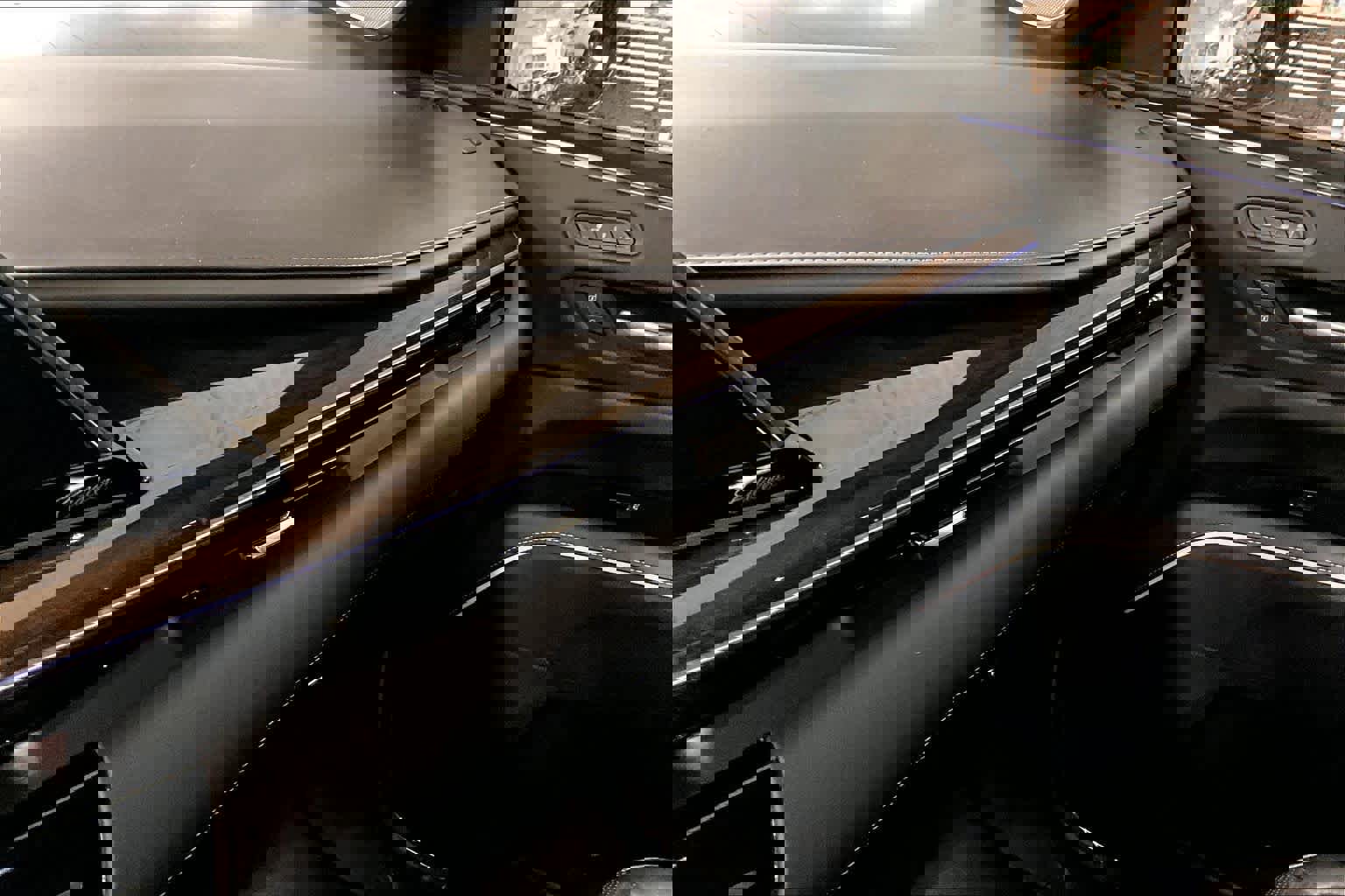 Used 2023 Cadillac Escalade ESV Sport Platinum image 25