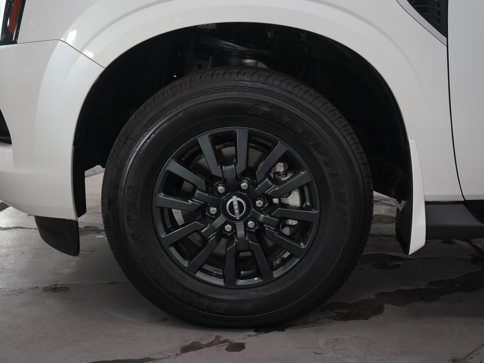 Used 2025 Nissan Armada SV AWD/4WD image 28