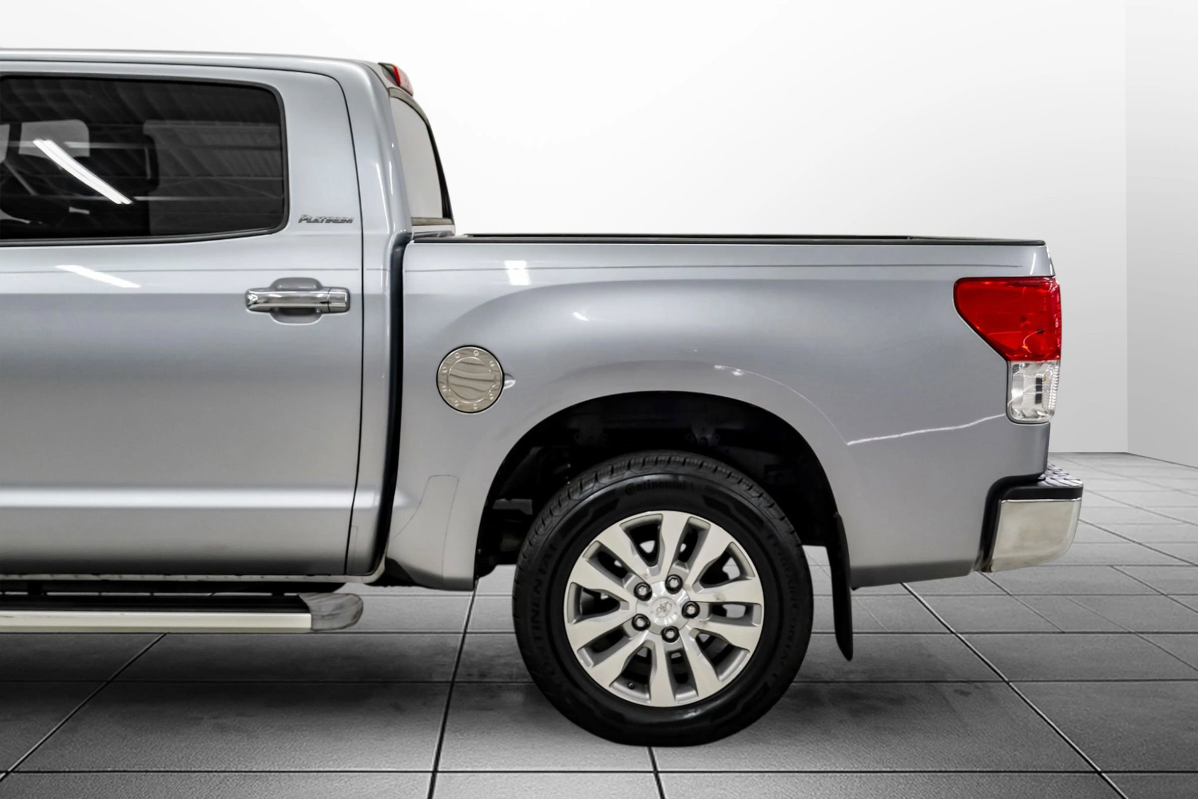 Used 2010 Toyota Tundra Limited AWD/4WD image 14