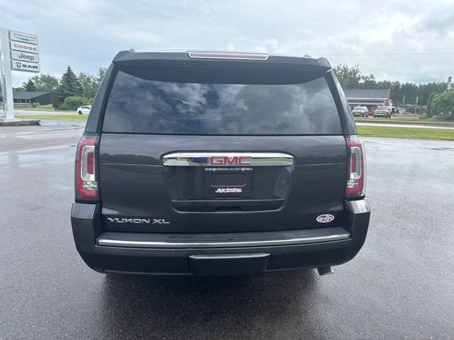 Used 2018 GMC Yukon XL Denali w/ Denali Ultimate Package AWD/4WD image 4