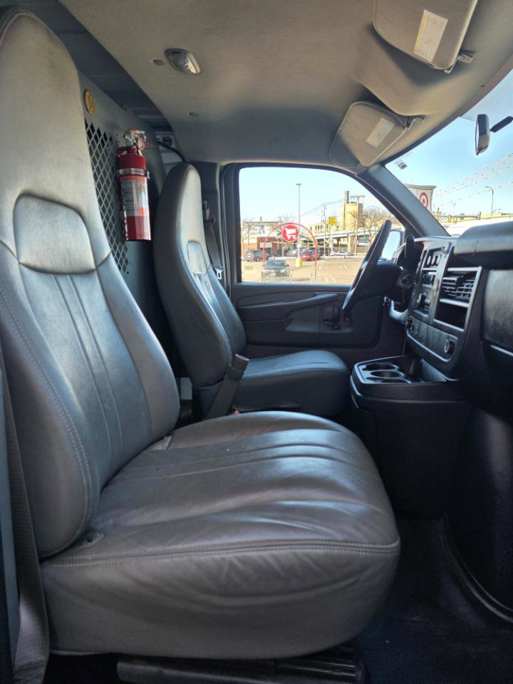 Used 2014 Chevrolet Express 2500 image 14
