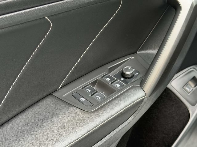 Certified 2022 Volkswagen Tiguan SE R-Line AWD/4WD image 17