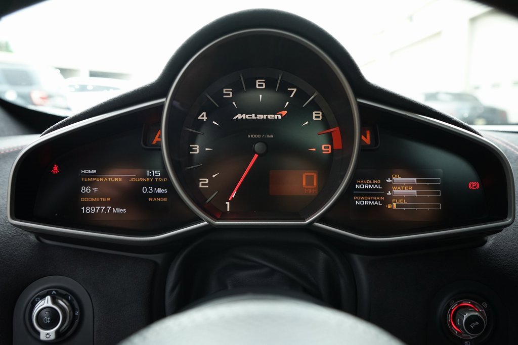 Used 2015 McLaren 650S Spider image 13