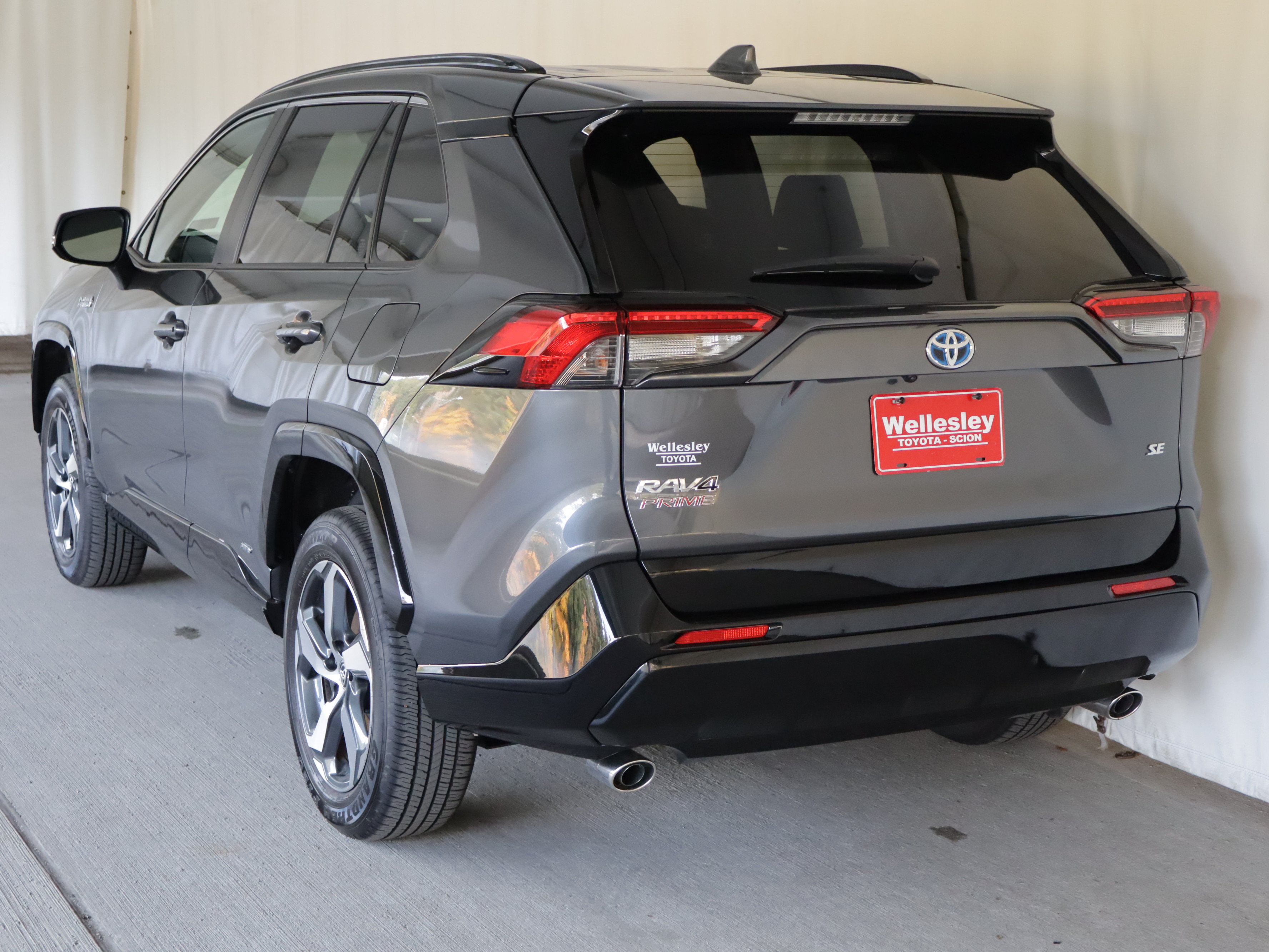Used 2024 Toyota RAV4 SE w/ Weather & Moonroof Package AWD/4WD image 26