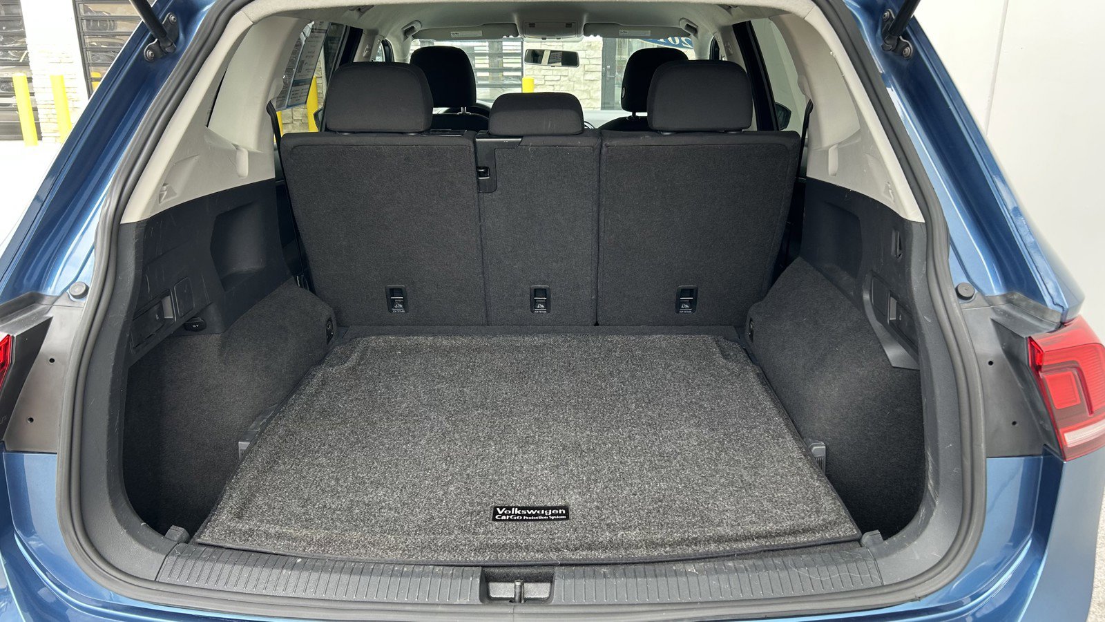 Used 2018 Volkswagen Tiguan S image 14