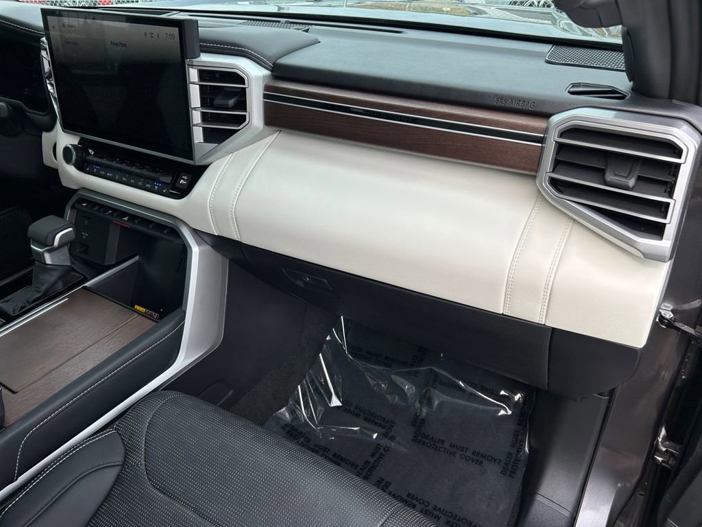 Used 2025 Toyota Sequoia Capstone image 26