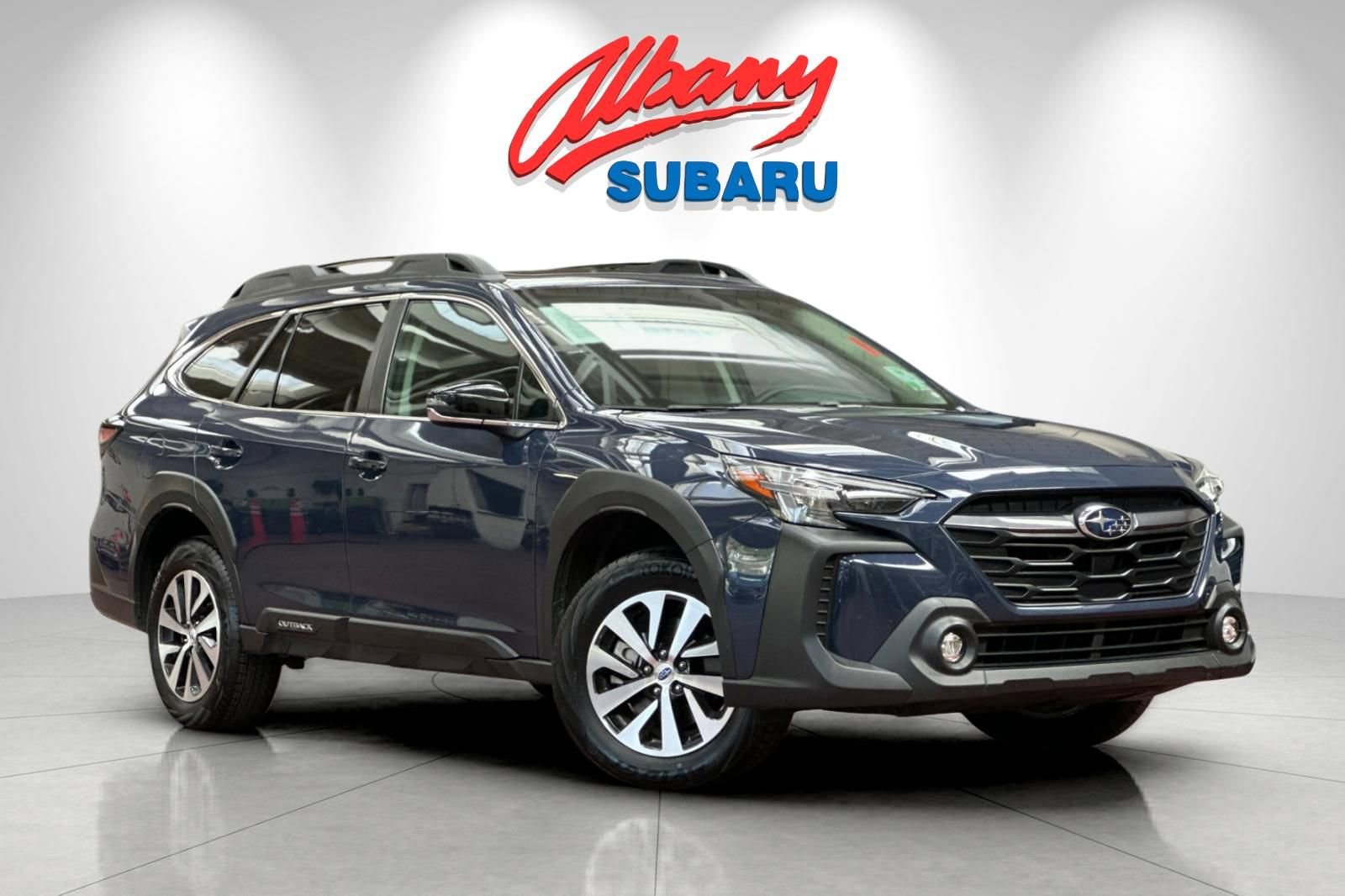 Used 2025 Subaru Outback Premium image 2