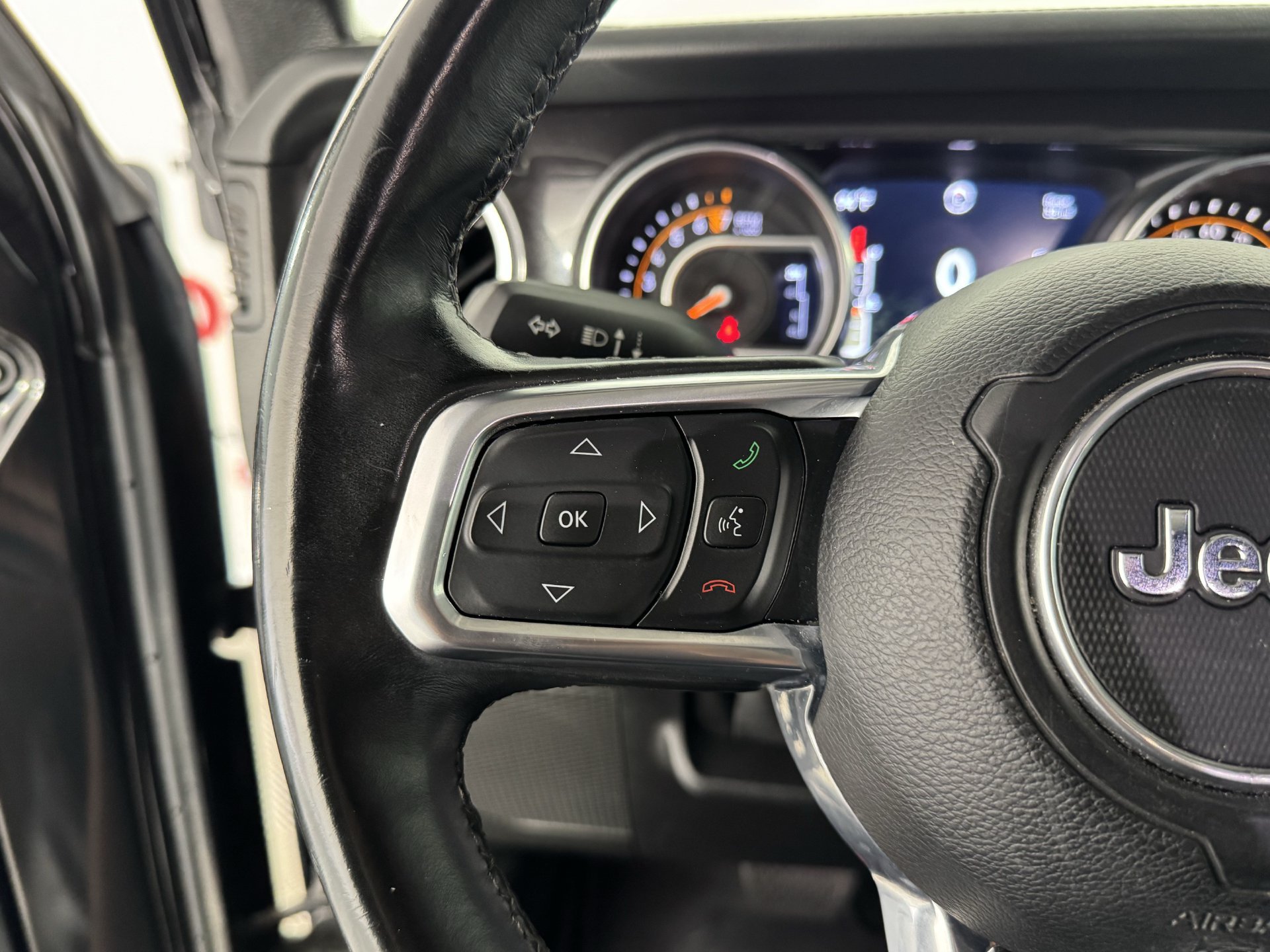 Used 2020 Jeep Wrangler Unlimited Sahara AWD/4WD image 26