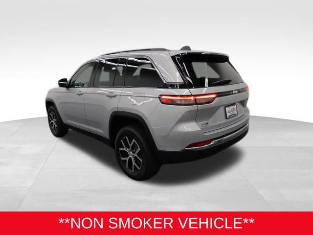 Used 2025 Jeep Grand Cherokee Limited image 7