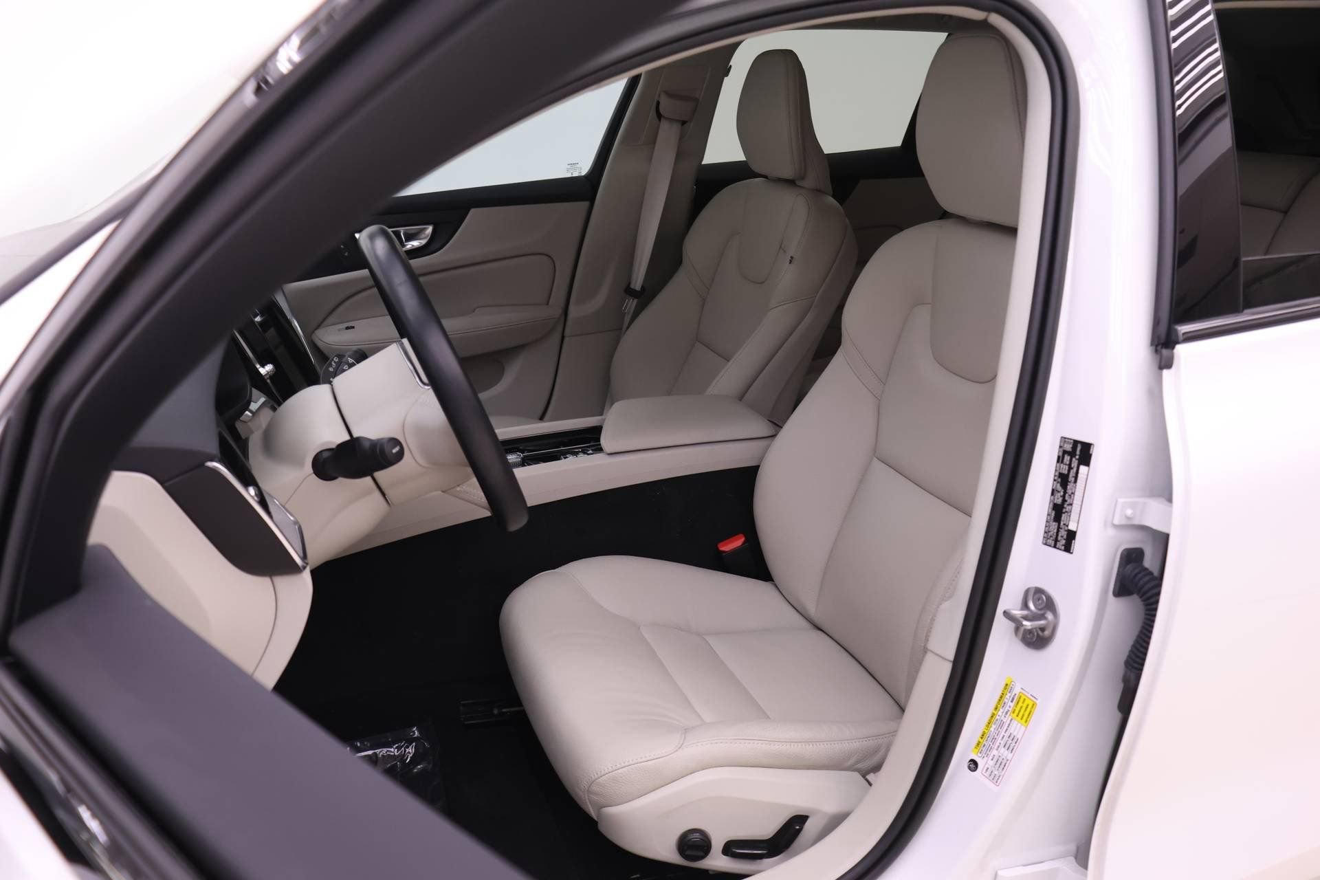 Certified 2023 Volvo V60 B5 Cross Country Plus w/ Climate Package image 7