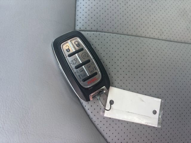 Used 2021 Chrysler Pacifica Touring-L FWD image 45