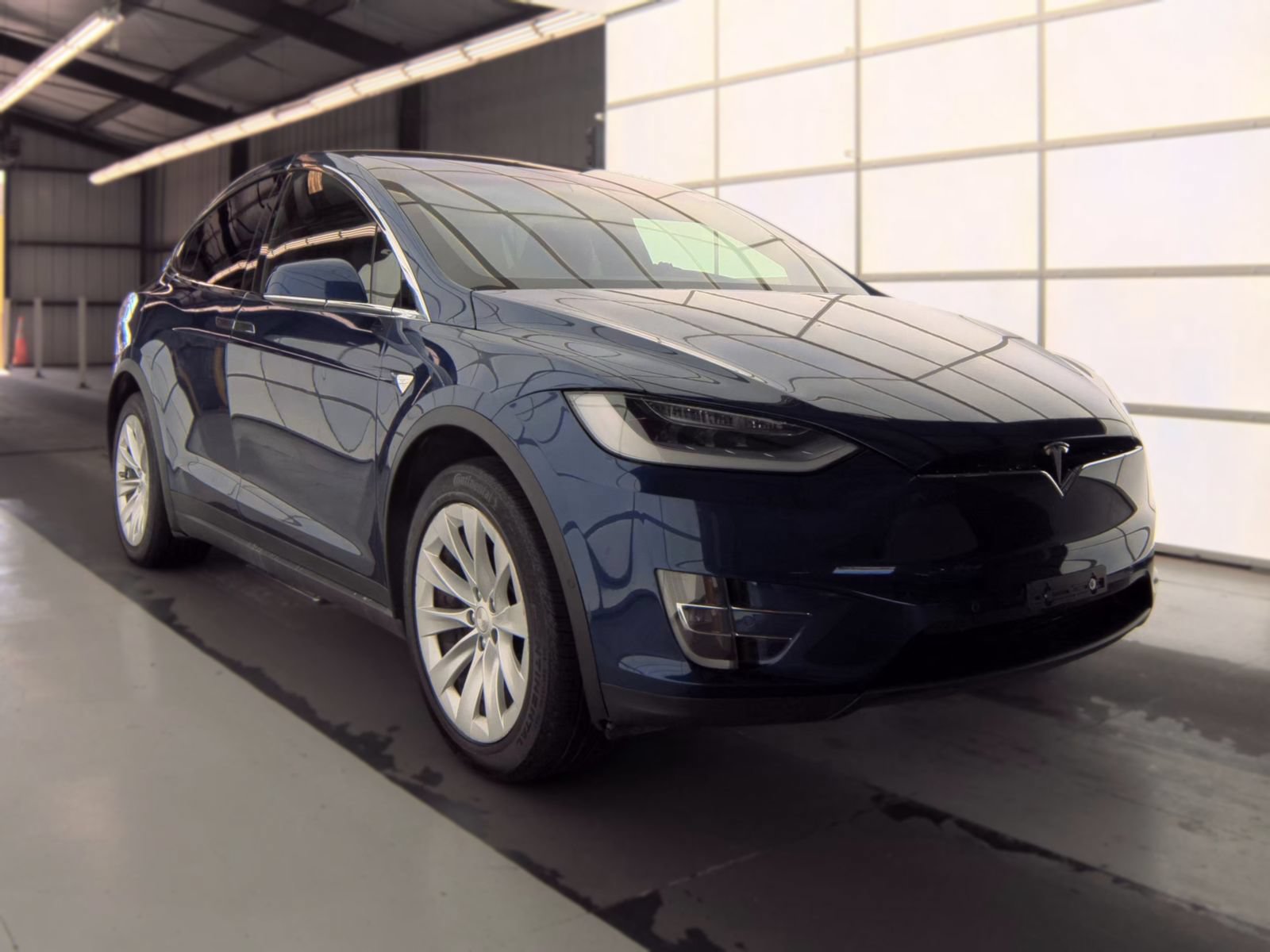 Used 2018 Tesla Model X 75D AWD/4WD image 4