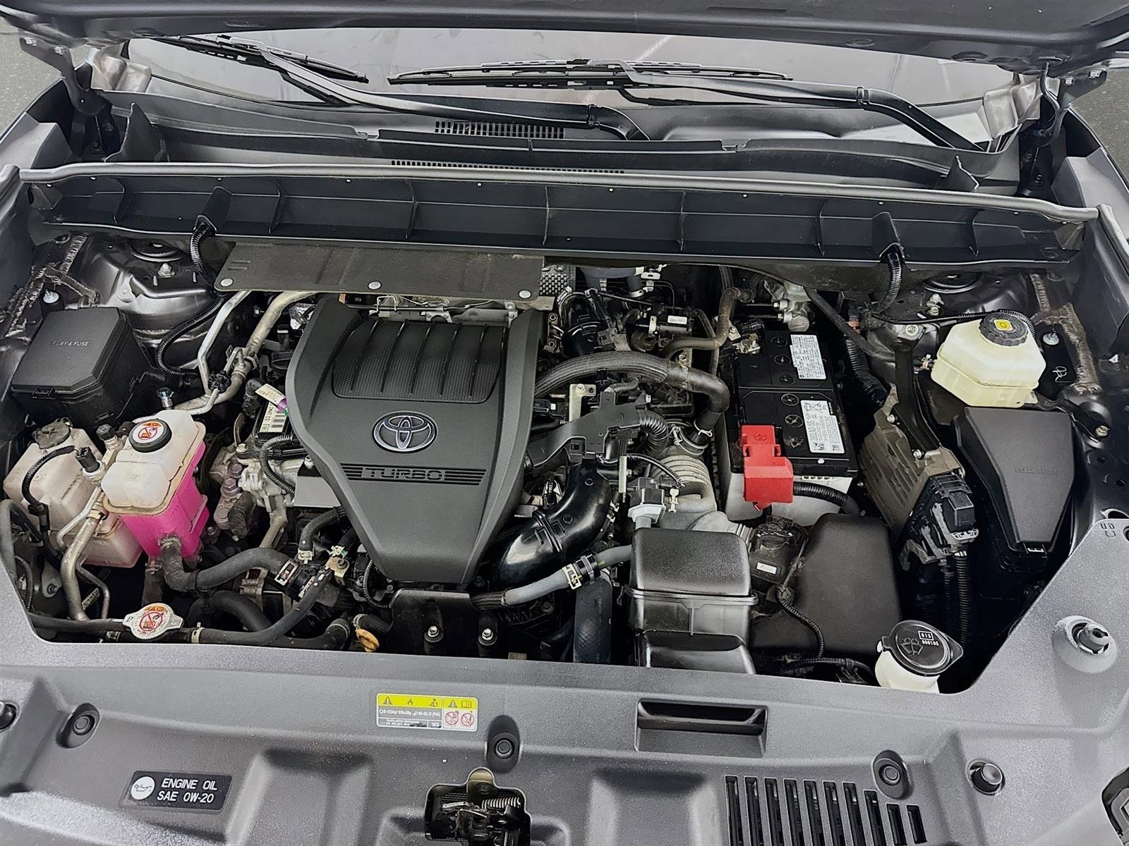 Used 2023 Toyota Highlander LE FWD image 29