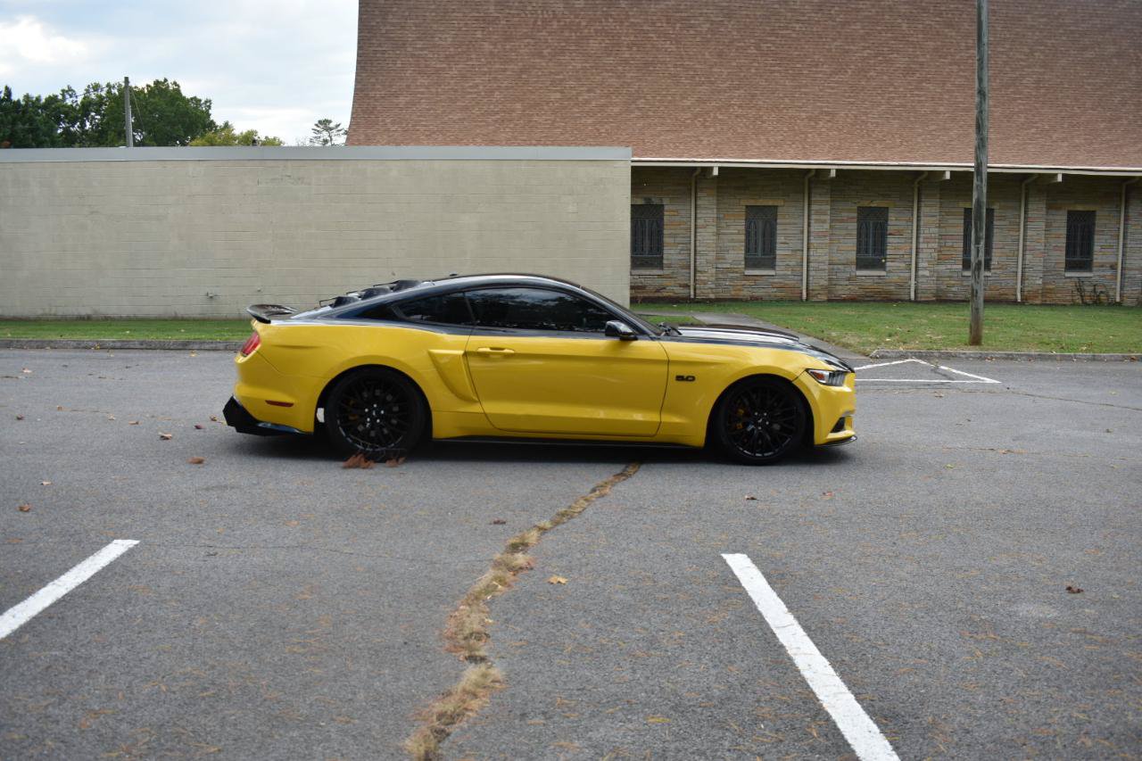 Used 2015 Ford Mustang GT Premium w/ GT Performance Package RWD image 8
