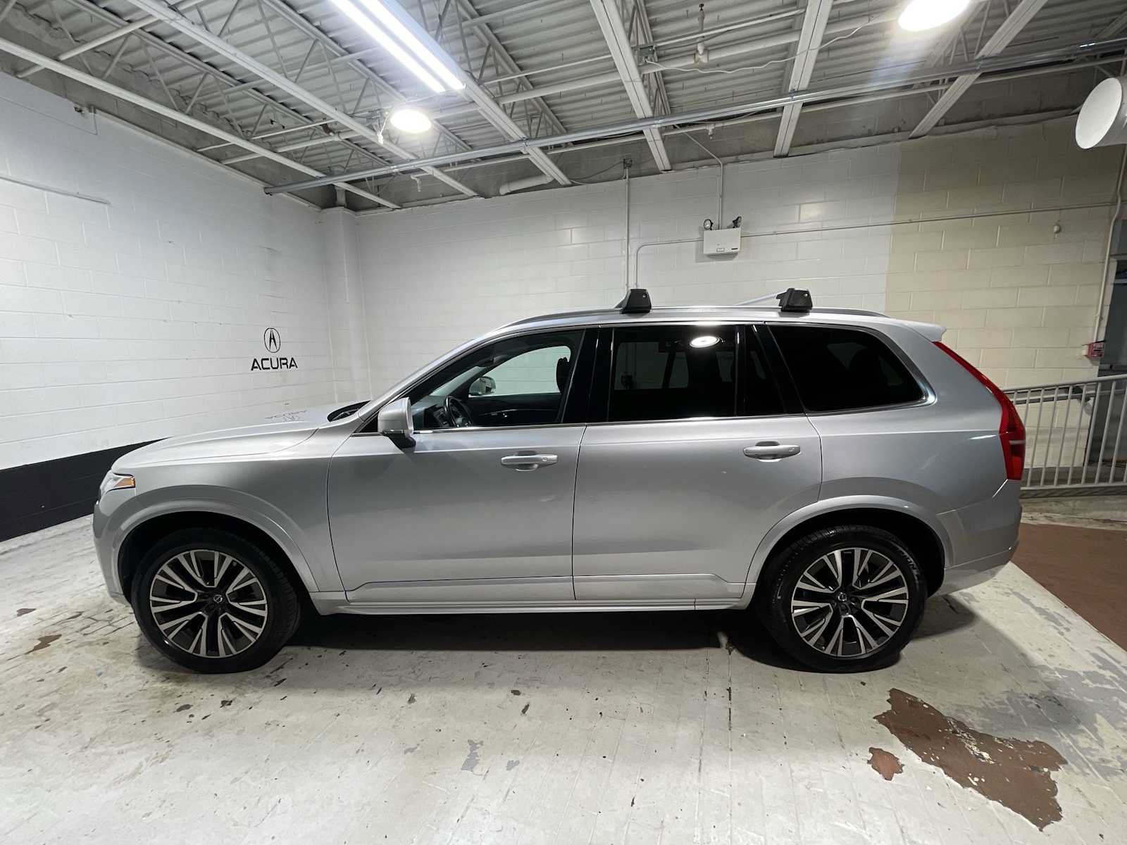 Used 2020 Volvo XC90 T5 Momentum w/ Protection Package Premier AWD/4WD image 3