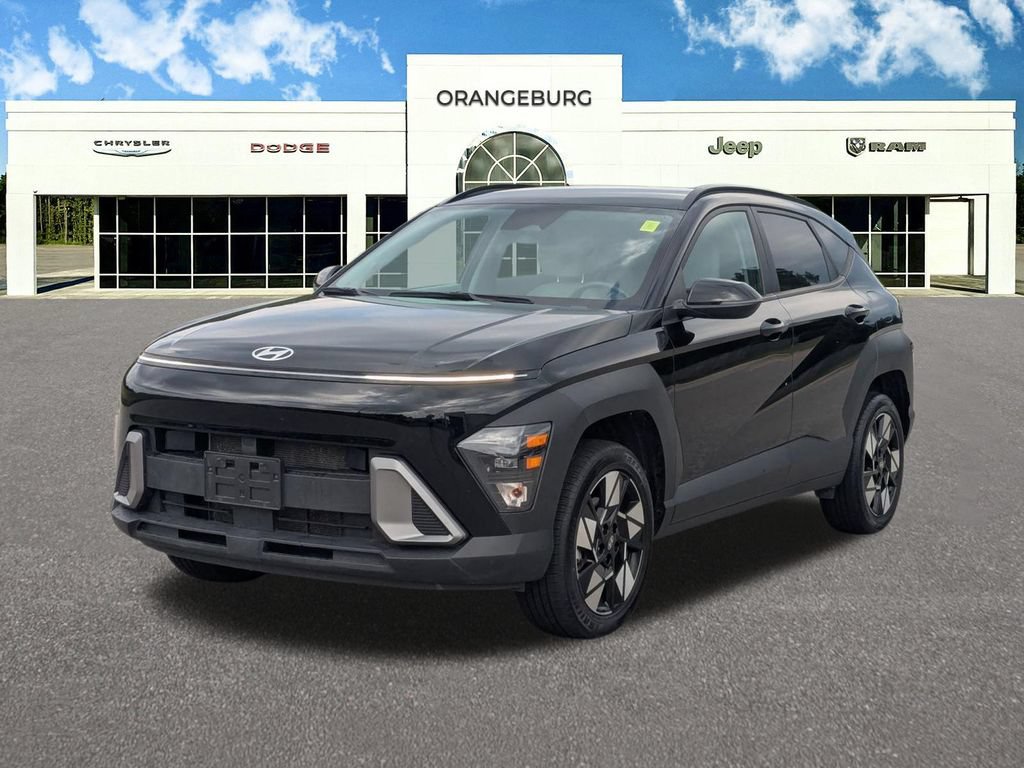 Used 2024 Hyundai Kona SEL AWD/4WD image 3