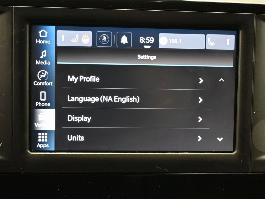 Used 2023 Chrysler Voyager LX image 26