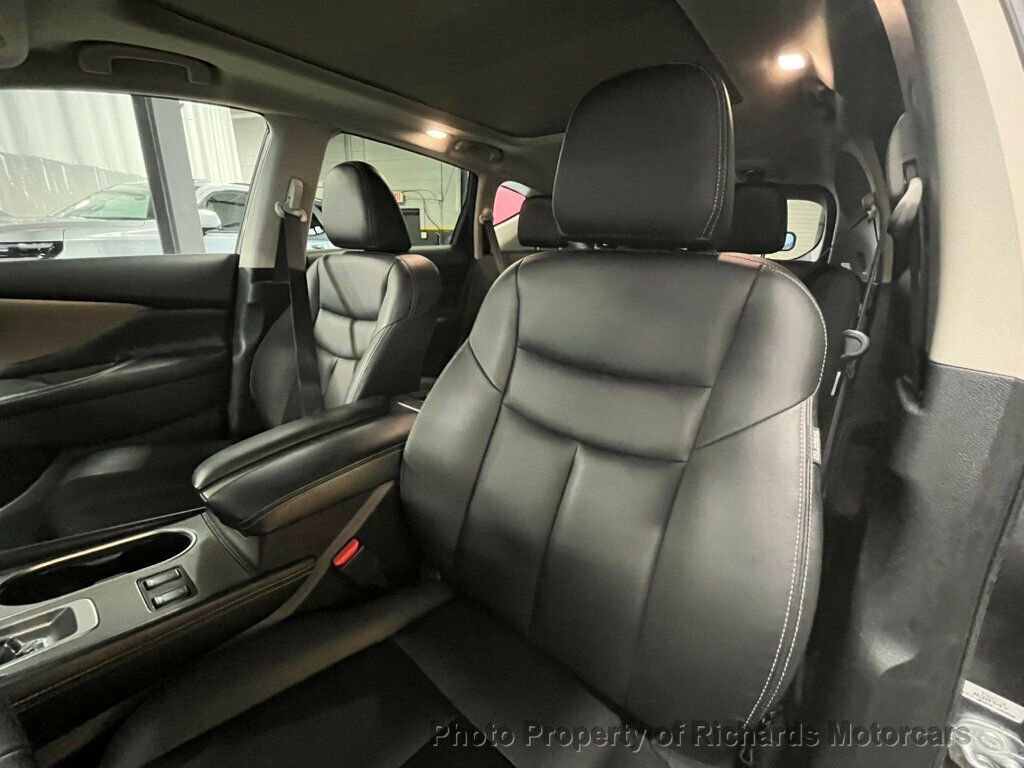 Used 2023 Nissan Murano SV image 13