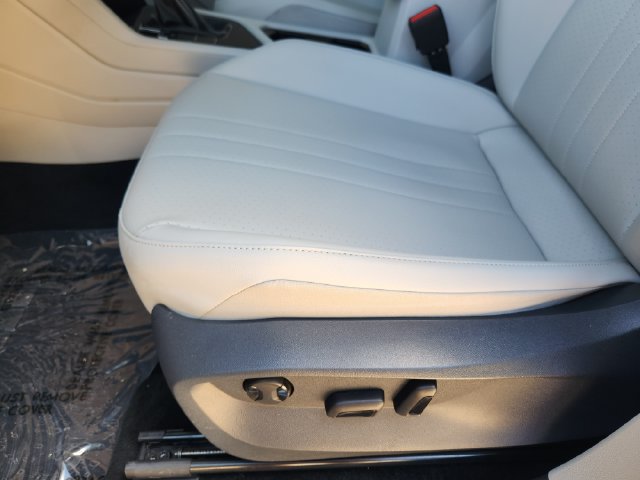 Used 2022 Volkswagen Tiguan SE R-Line FWD image 25