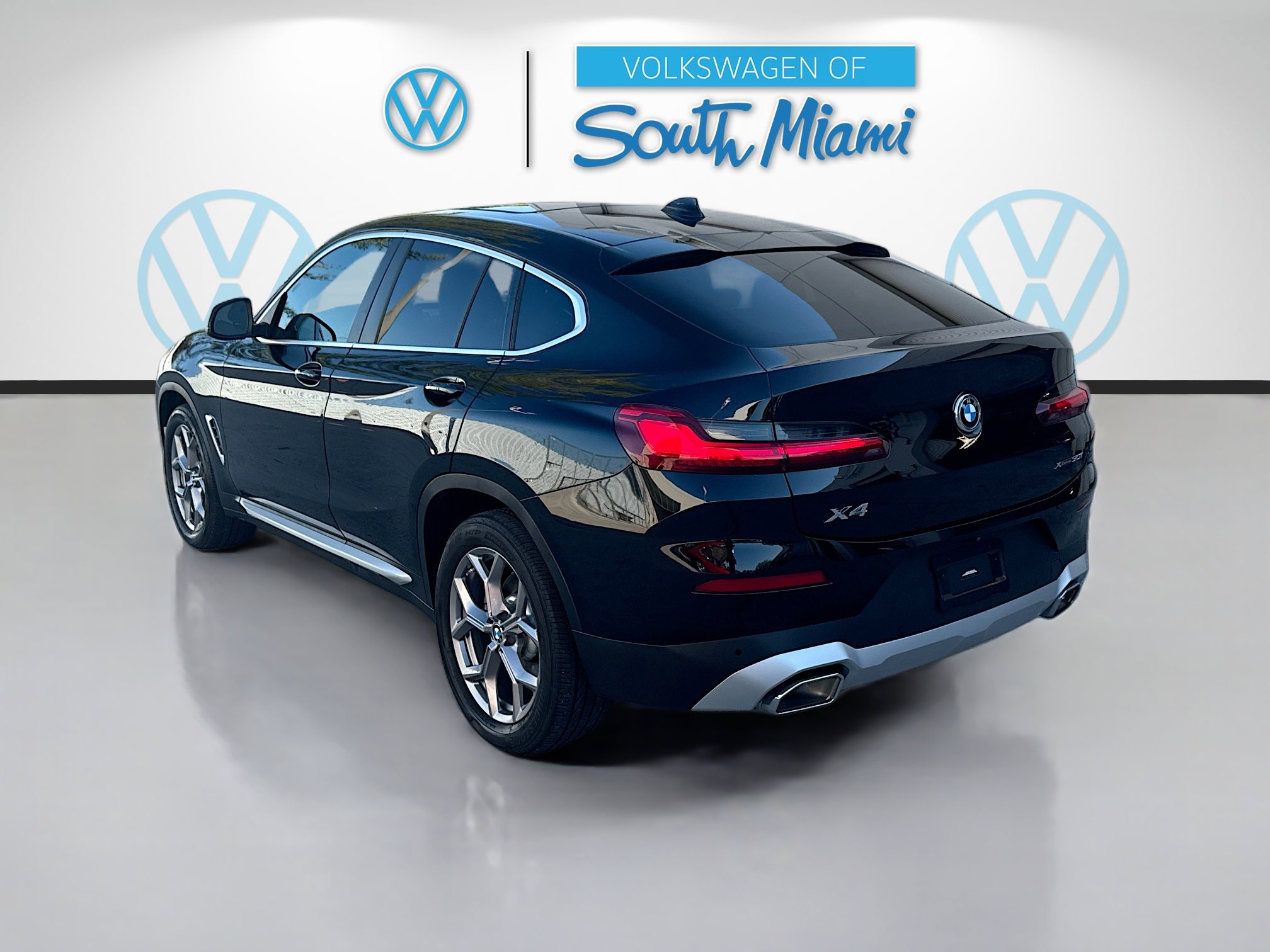 Used 2023 BMW X4 xDrive30i w/ Premium Package image 5