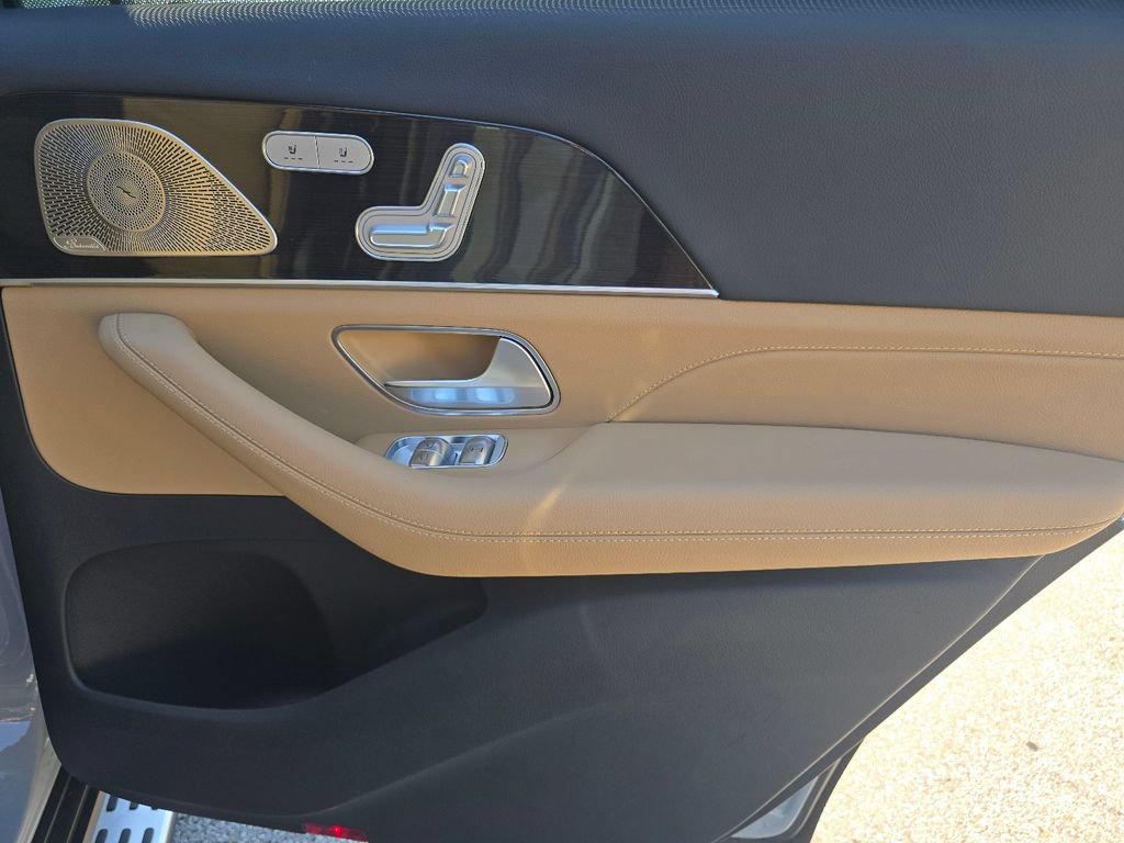 New 2026 Mercedes-Benz GLS 580 4MATIC image 23