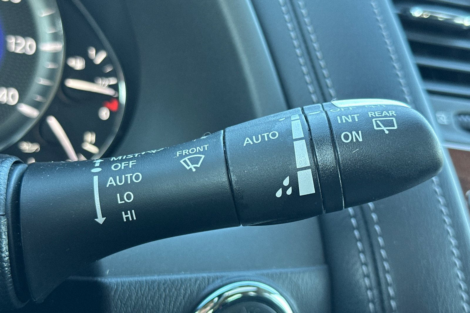 Used 2018 INFINITI QX80 2WD w/ Driver Assistance Package image 40