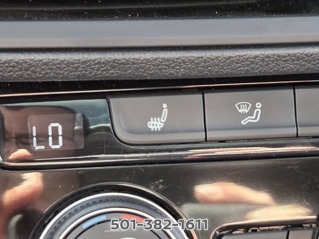 Used 2024 Volkswagen Jetta SE w/ Panoramic Sunroof Package FWD image 23