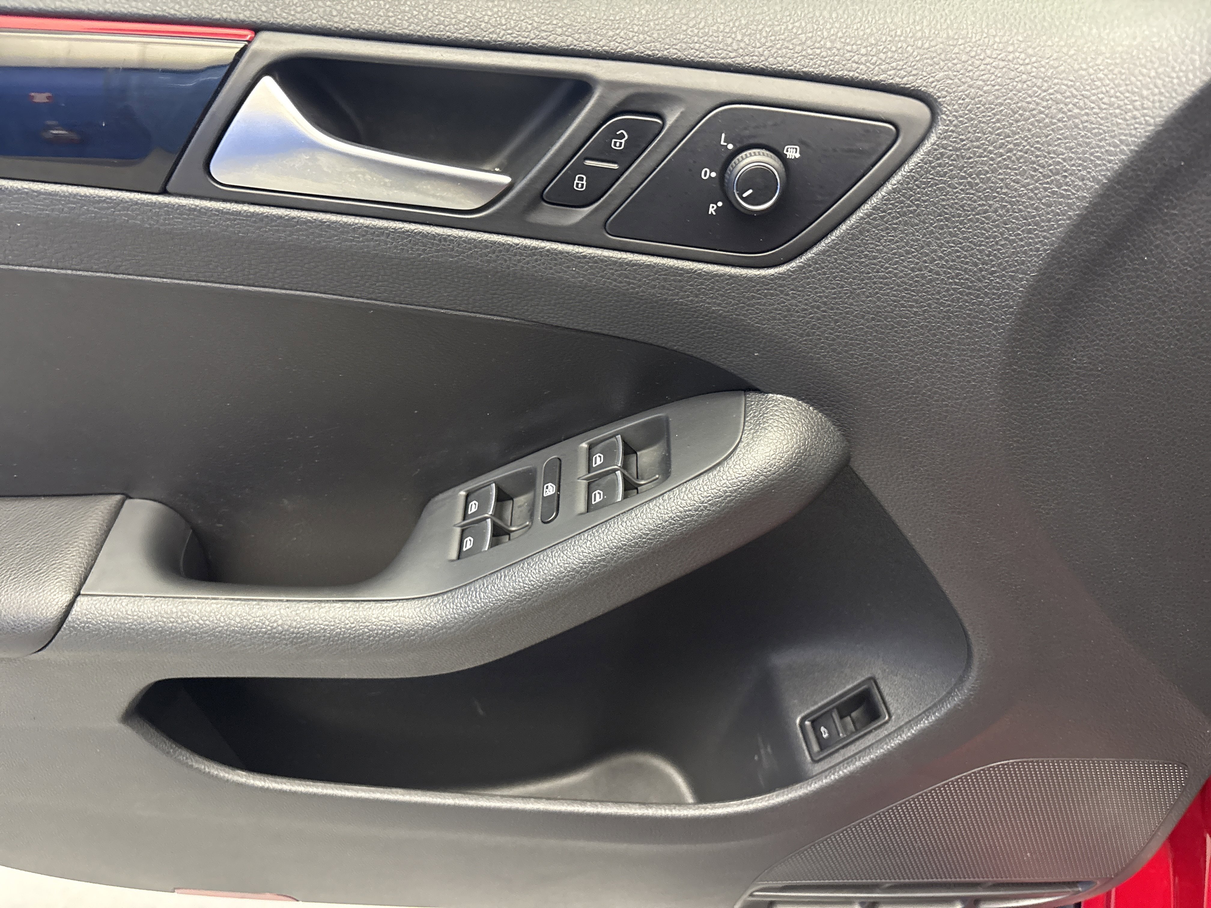 Used 2017 Volkswagen Jetta GLI FWD image 10