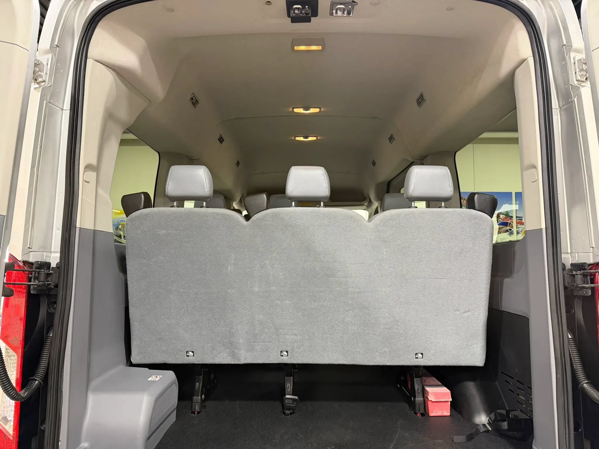 Used 2015 Ford Transit 150 XL RWD image 22