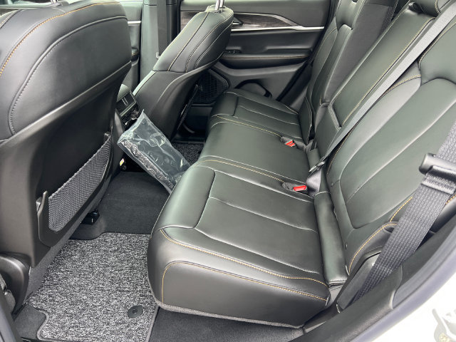 New 2026 Jeep Grand Cherokee Limited AWD/4WD image 25