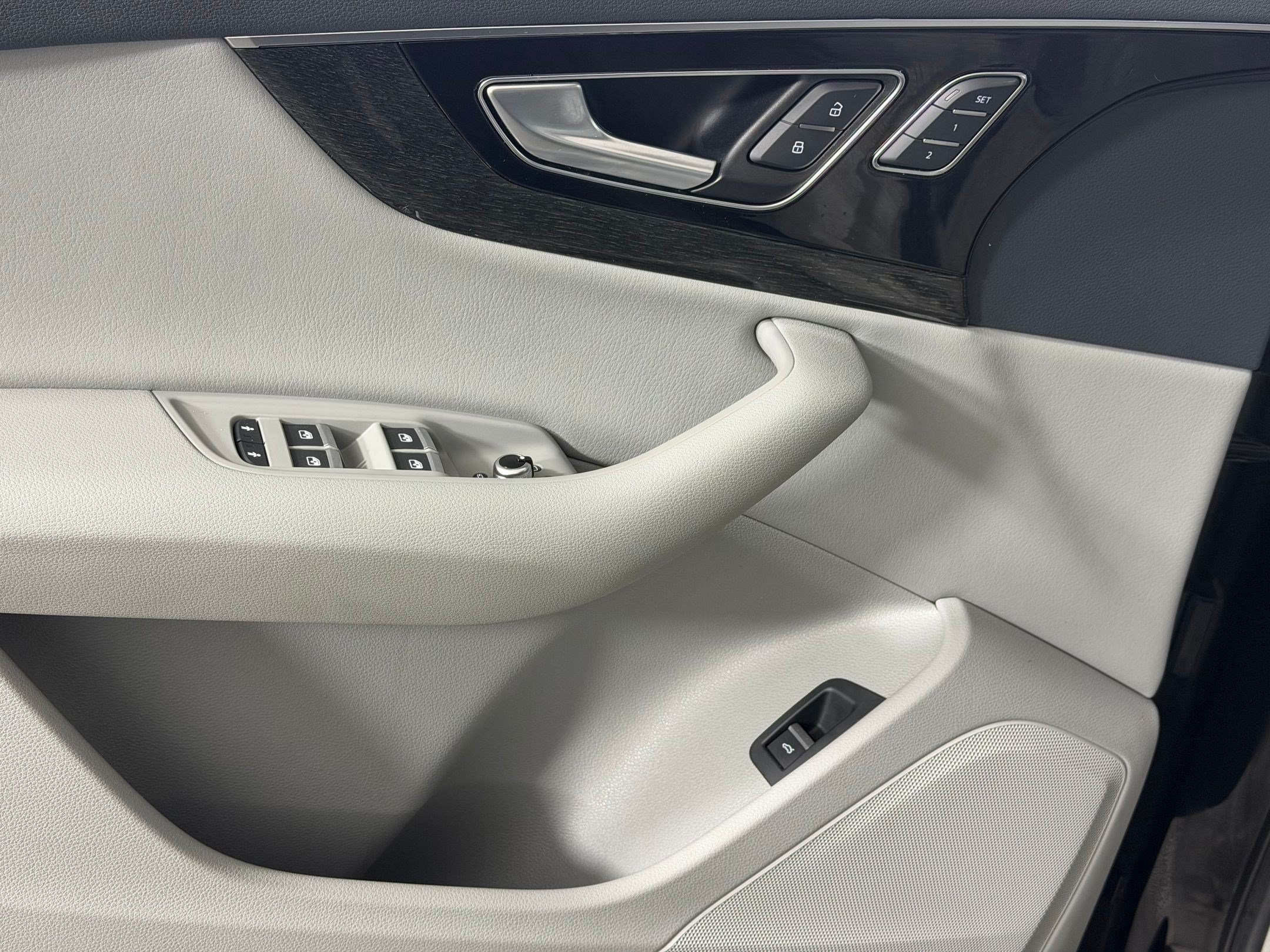 Used 2019 Audi Q7 3.0T Premium AWD/4WD image 14