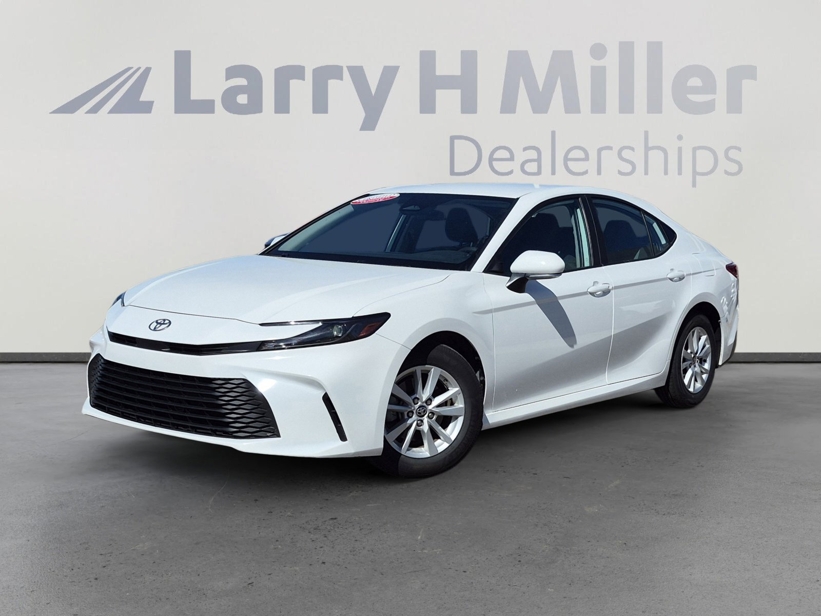 Certified 2025 Toyota Camry LE image 1