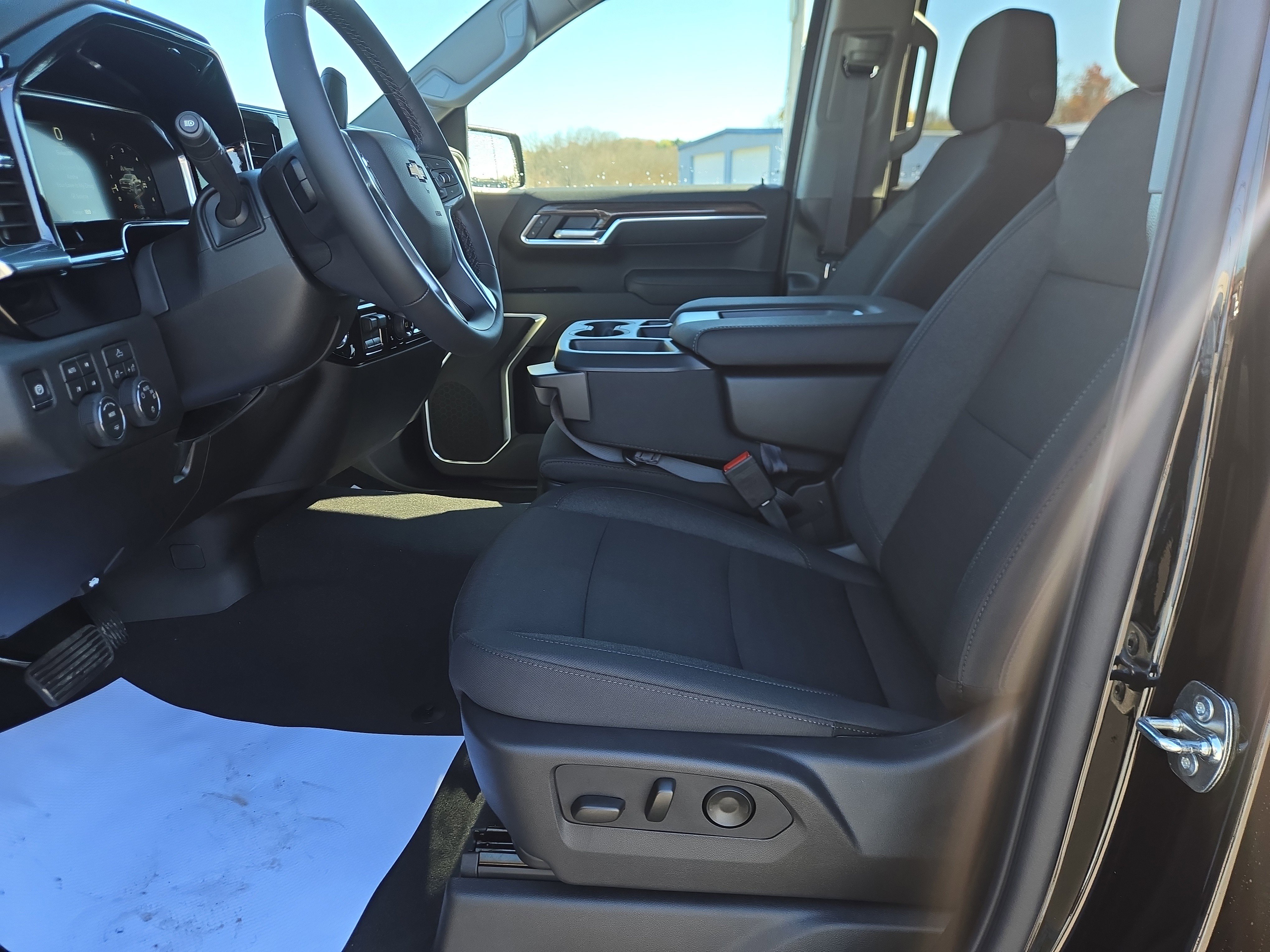 New 2026 Chevrolet Silverado 1500 LT w/ Z71 Off-Road Package image 12