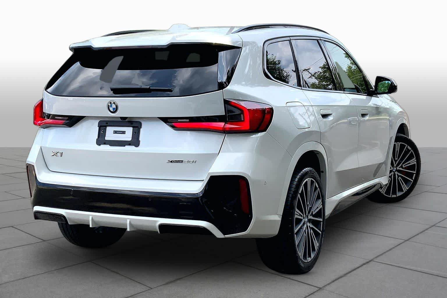 Used 2024 BMW X1 xDrive28i w/ M Sport Package AWD/4WD image 13
