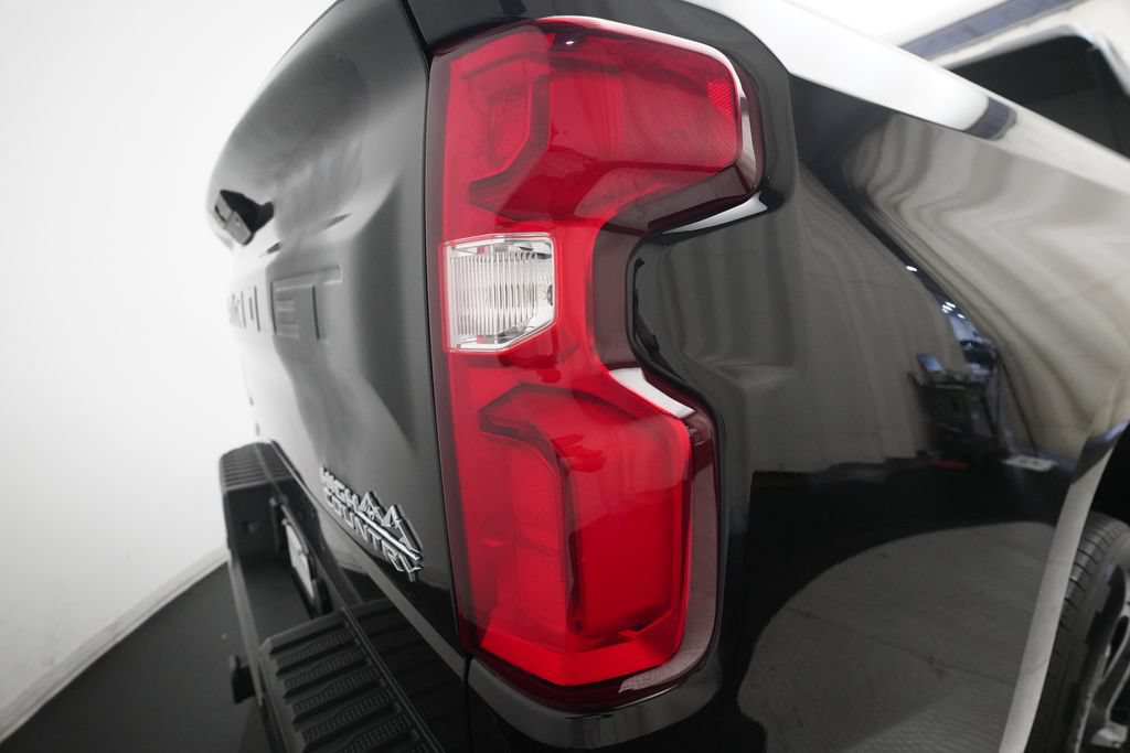 Used 2021 Chevrolet Silverado 1500 High Country w/ Technology Package AWD/4WD image 31