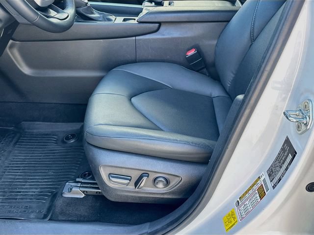 Used 2024 Toyota Grand Highlander AWD image 18
