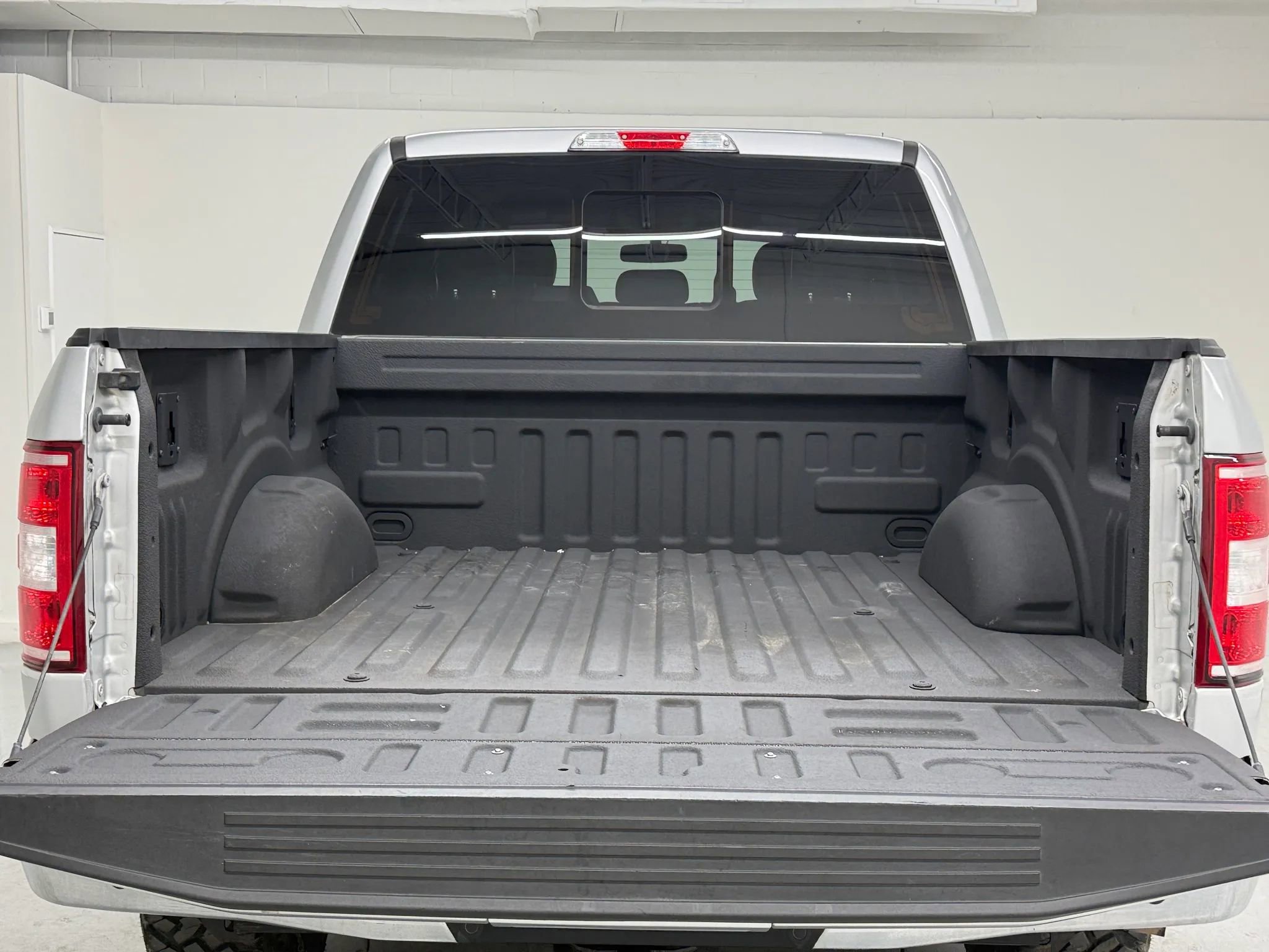 Used 2019 Ford F150 Lariat w/ FX4 Off-Road Package image 36