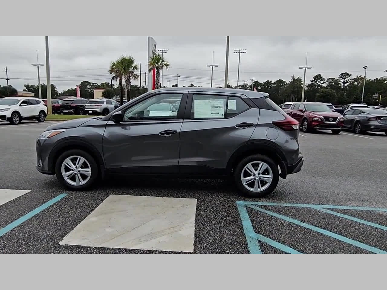 New 2025 Nissan Kicks Play S image 26