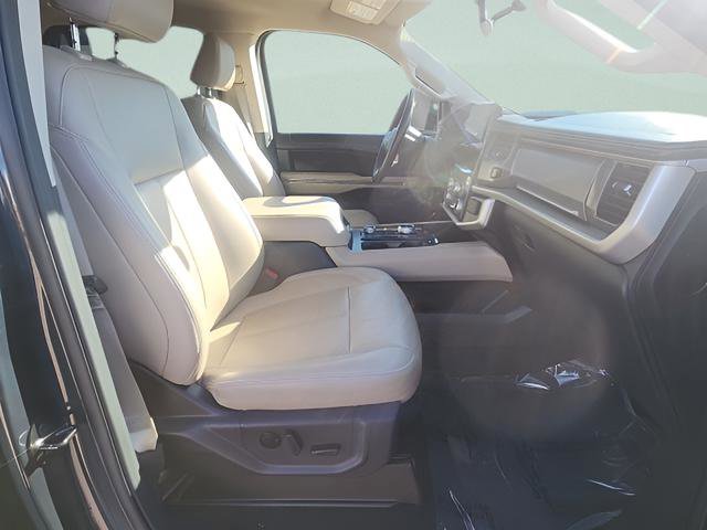 Used 2024 Ford Expedition XLT image 27