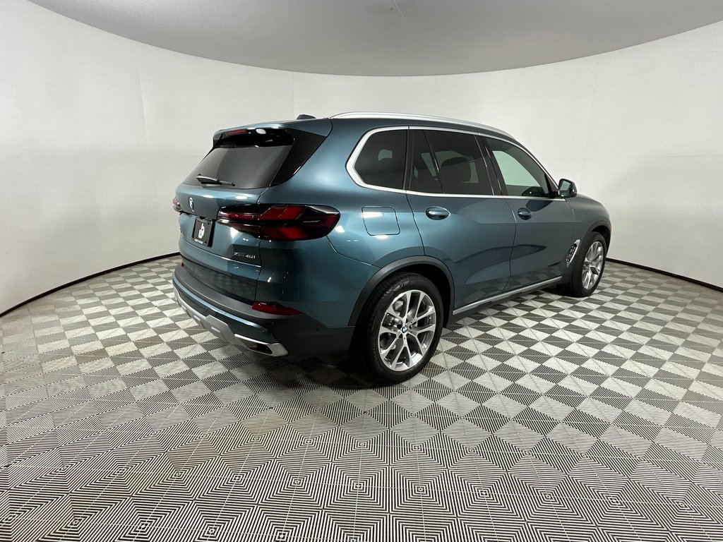 Used 2024 BMW X5 xDrive40i w/ Premium Package image 4