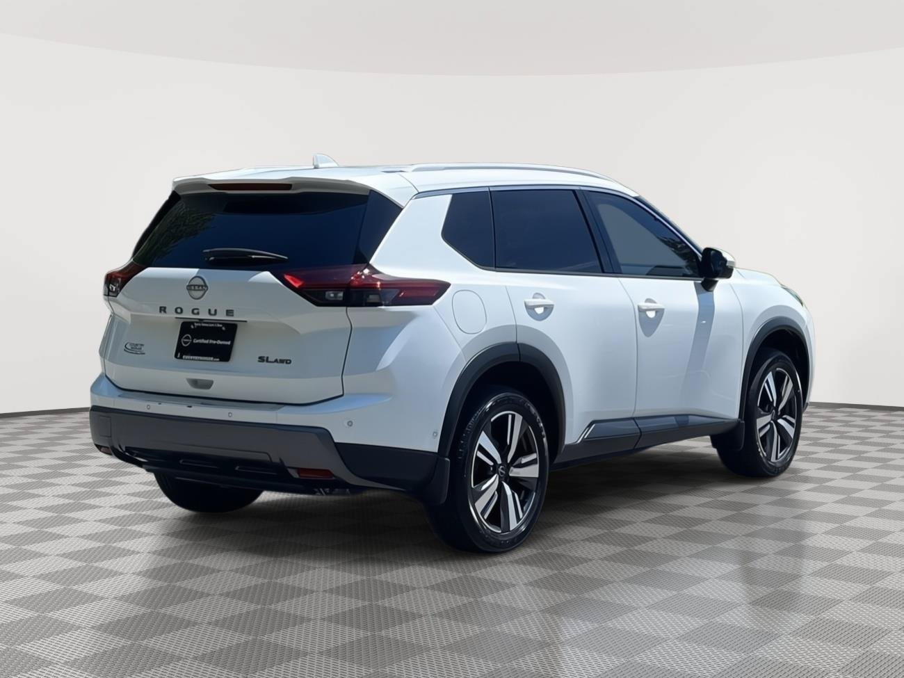 Certified 2025 Nissan Rogue SL w/ SL Premium Package AWD/4WD image 5