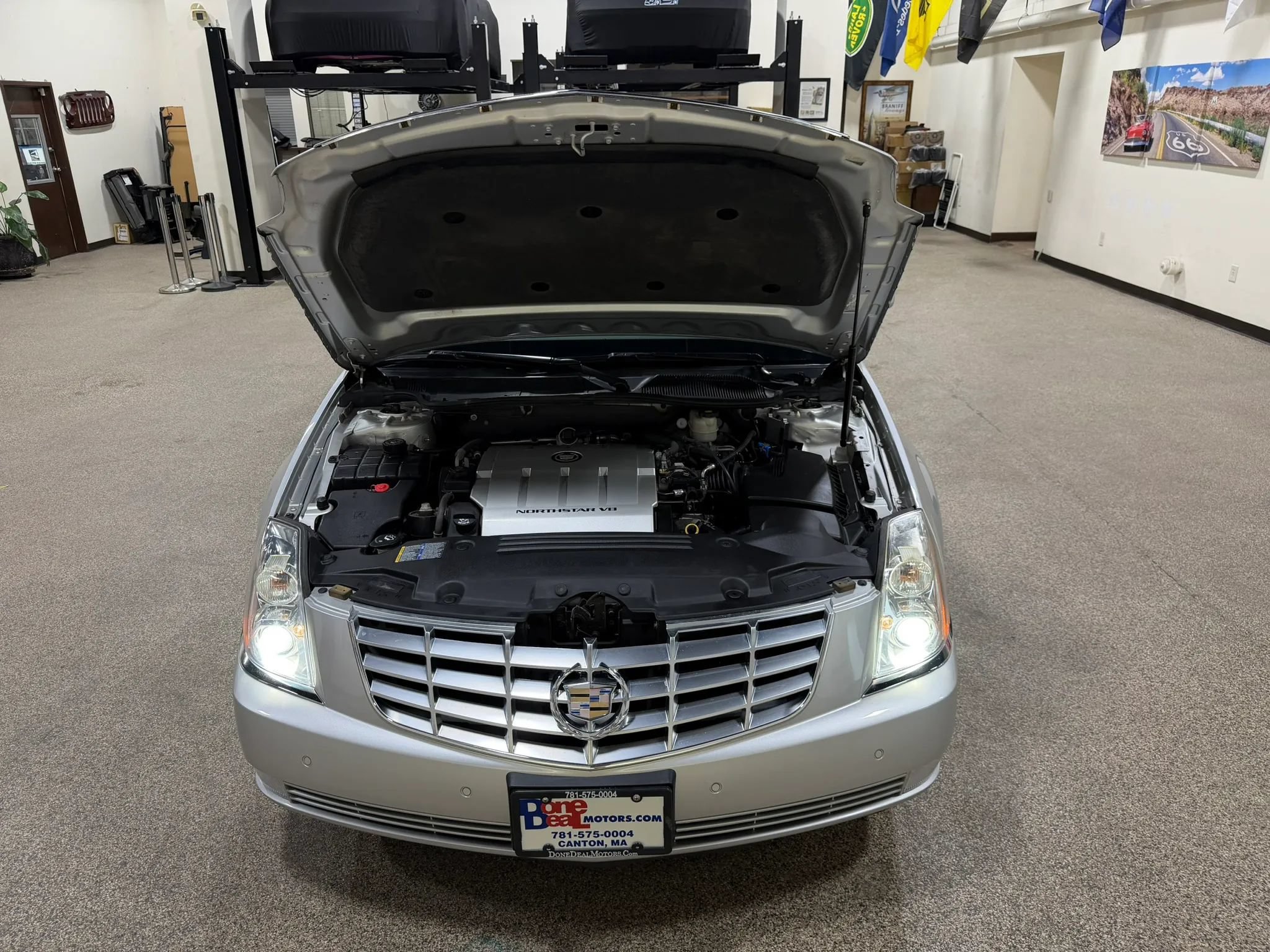 Used 2009 Cadillac DTS w/ Trunk Convenience Package FWD image 54