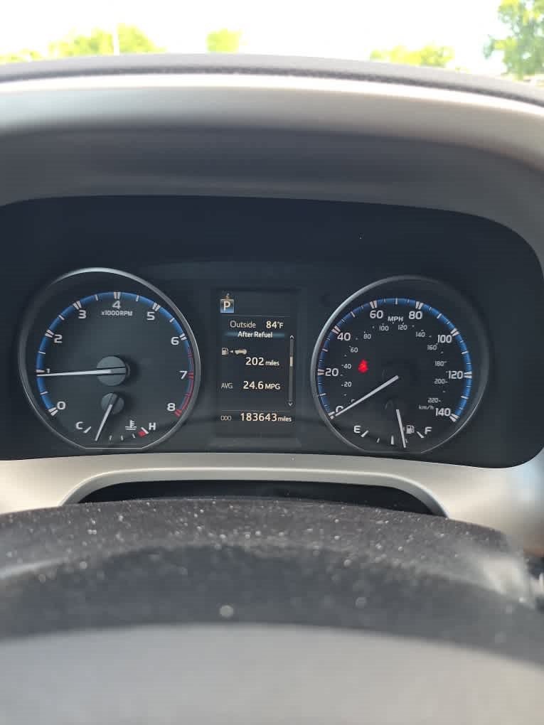 Used 2017 Toyota RAV4 XLE AWD/4WD image 9