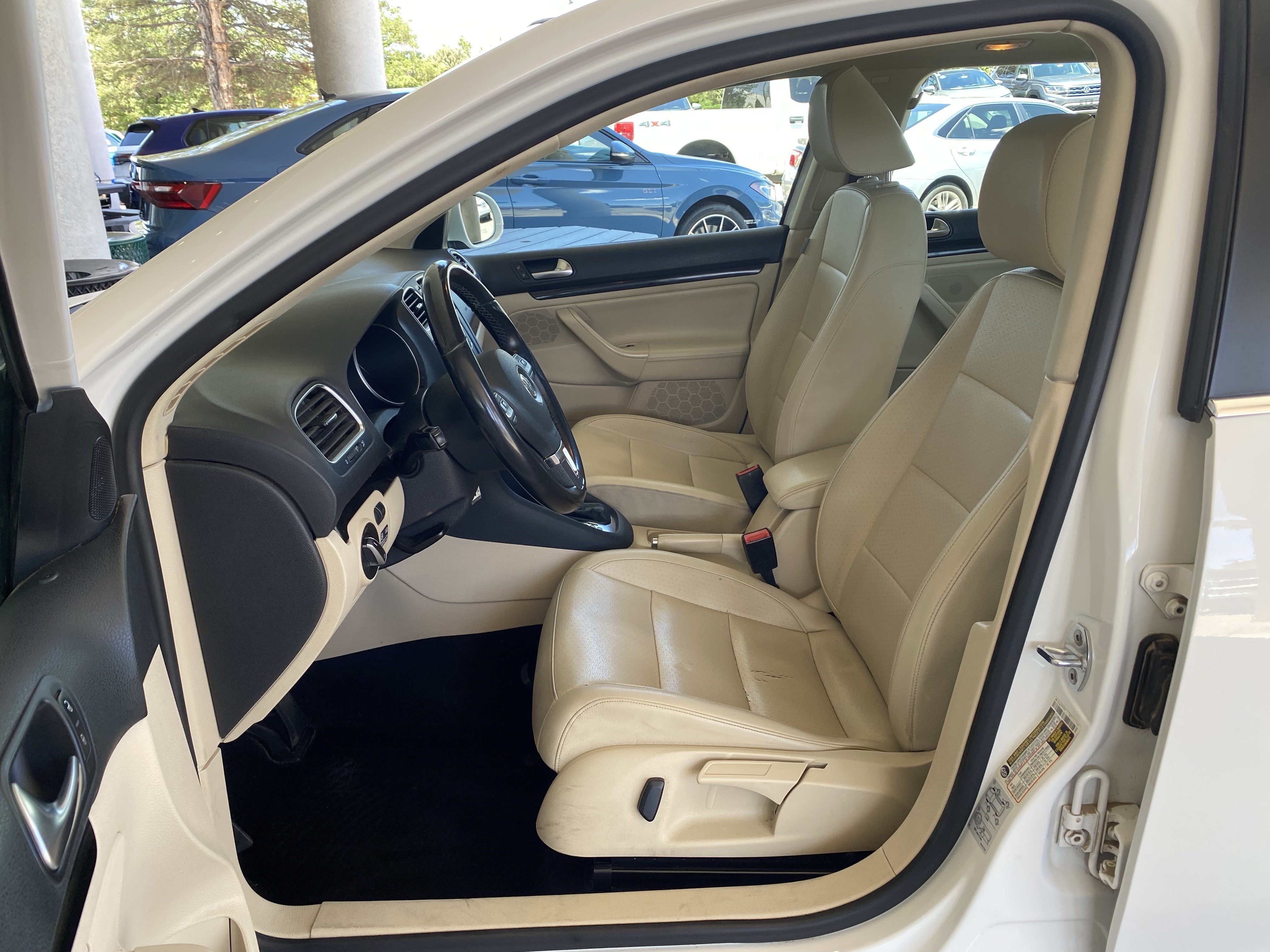 Used 2011 Volkswagen Jetta TDI FWD image 23